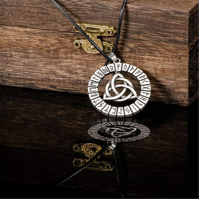 Collier Viking variant du Triskèle Breton-HERITAGE VIKING