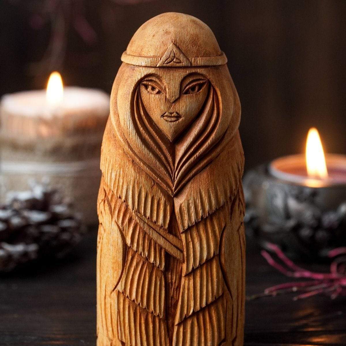 Statue en bois de Freya-HERITAGE VIKING